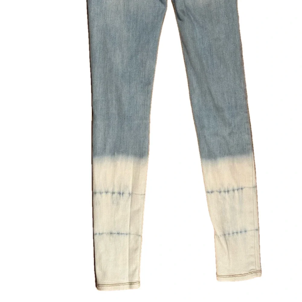 🌷 Old Navy Blue and White Ombre Jeans High-Rise Skinny